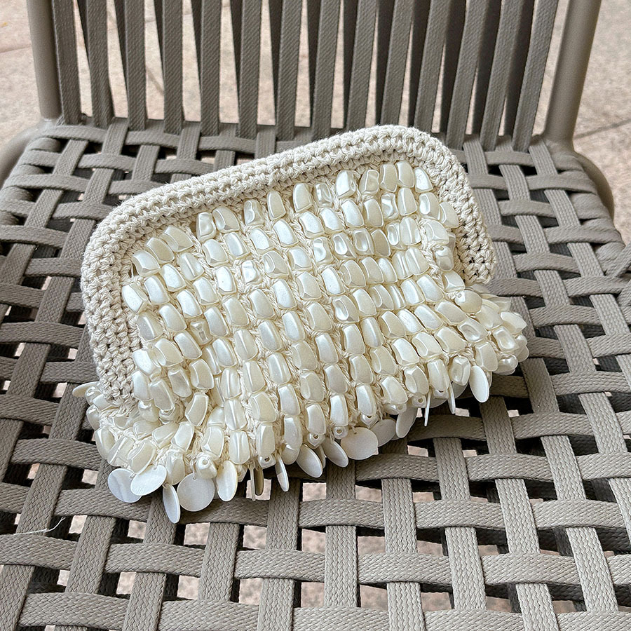 Pochette à perles tissée à la  - French Vintage Fashion avis et prix